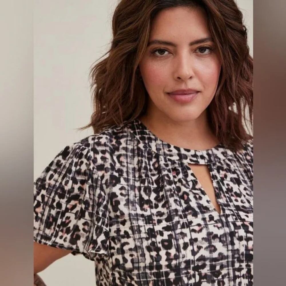 Torrid | Abstract Leopard-Print Keyhole-Neck Flut… - image 2